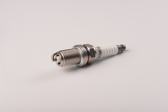 Honda Toyota BMW VW SEAT Ford-এর জন্য বিখ্যাত অটো স্পার্ক প্লাগ K6RTC (BKR6E)
